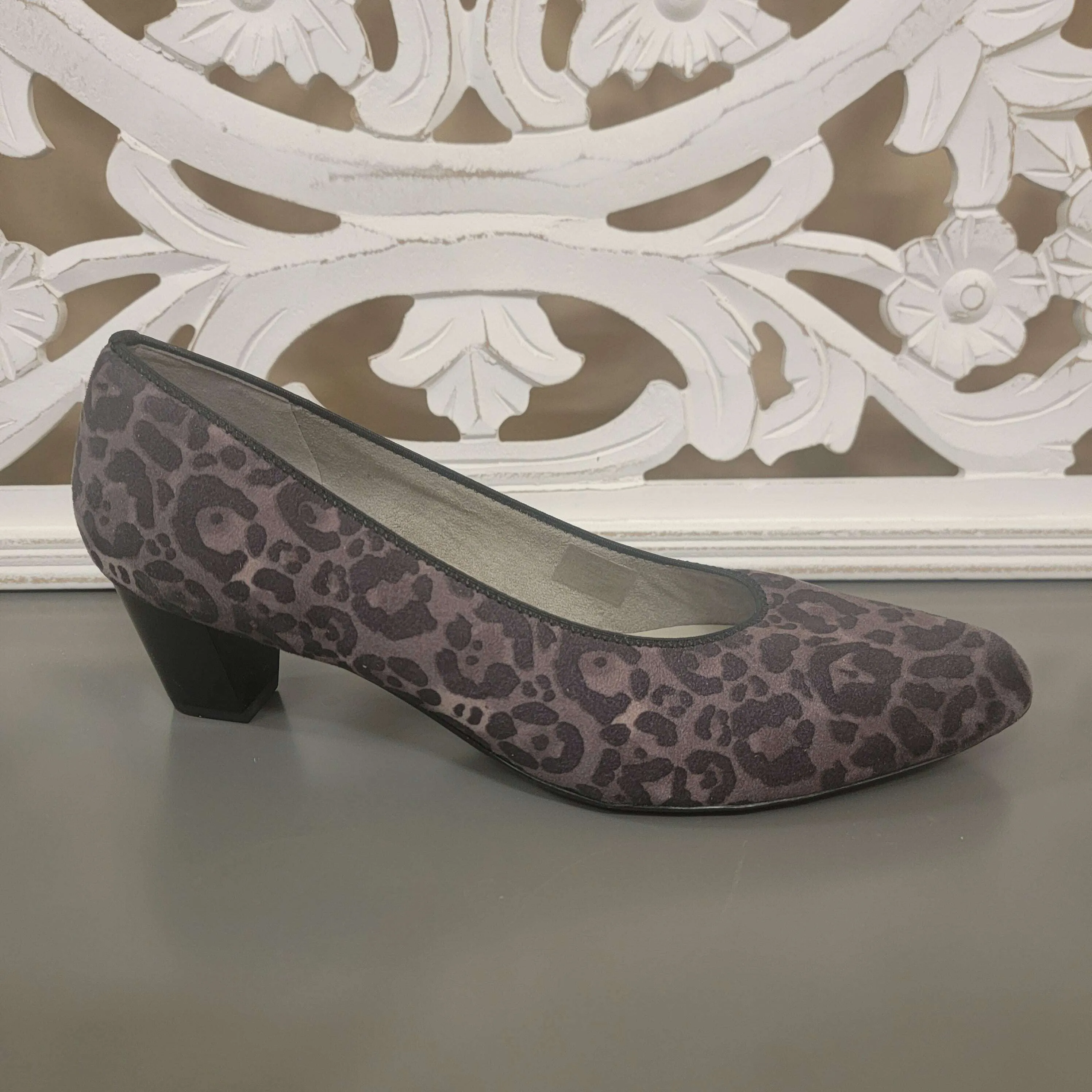 Ara - 41401-56 Kelly - Grey Leopard